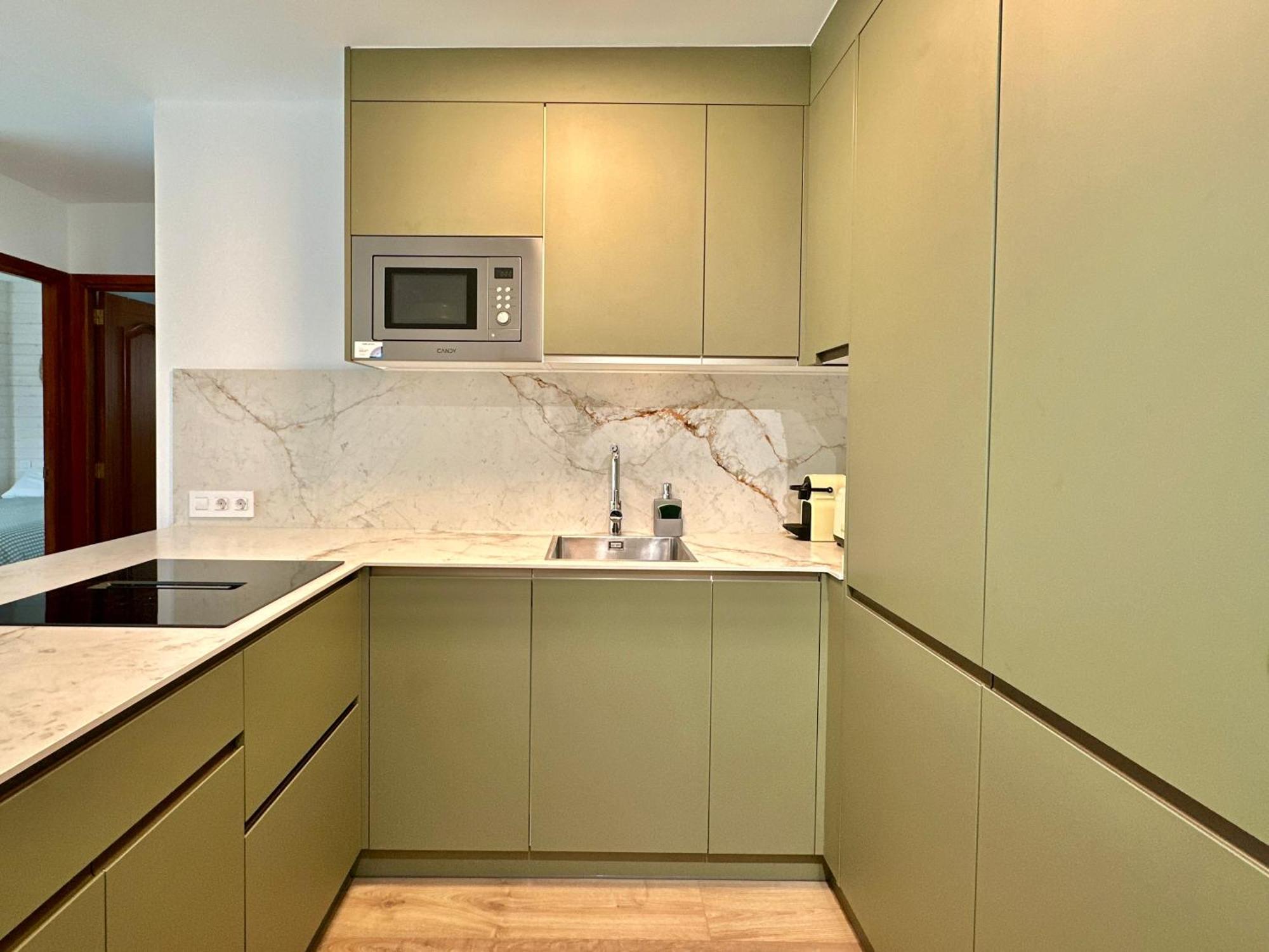 La Casita 2br - Pool, Parking & Aircon *