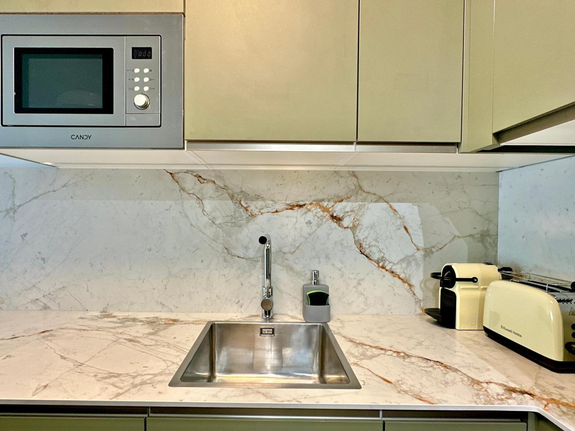 La Casita 2br - Pool, Parking & Aircon * Candelaria