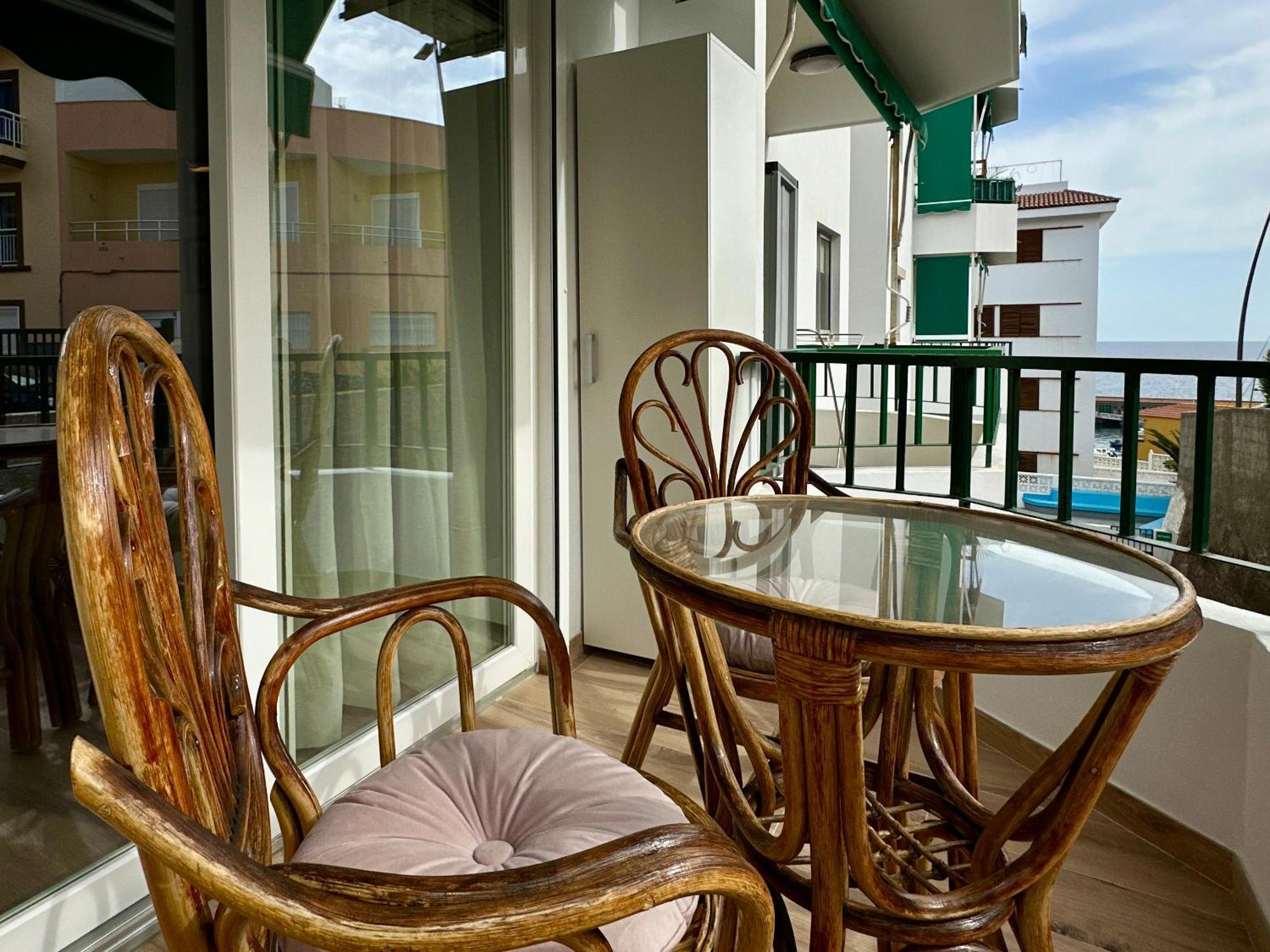 La Casita 2br - Pool, Parking & Aircon *